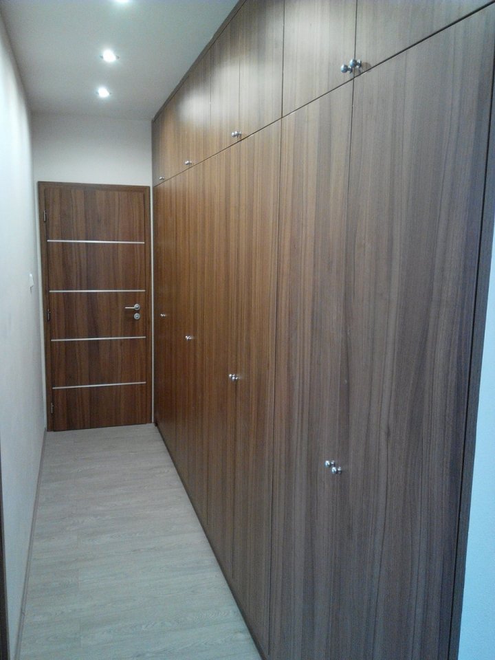 skříně cholevator